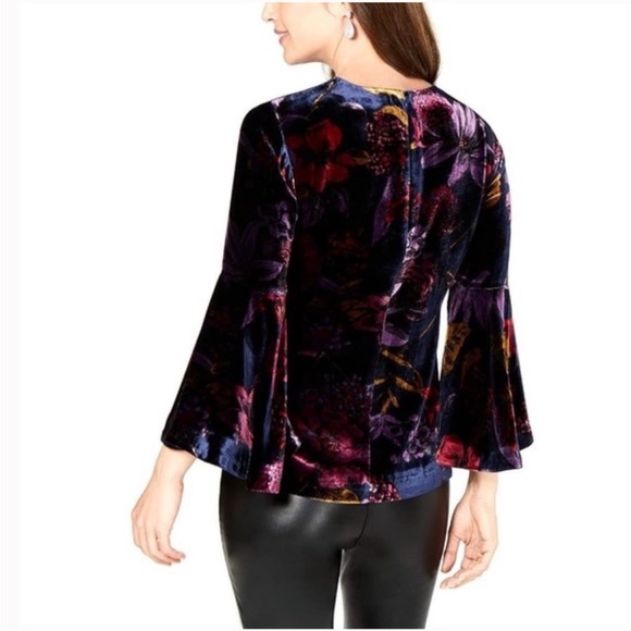 NWT Trina Turk Astral Crew Neck Bell Sleeve Garden Drapery Velvet Top Size Small - Picture 2 of 10